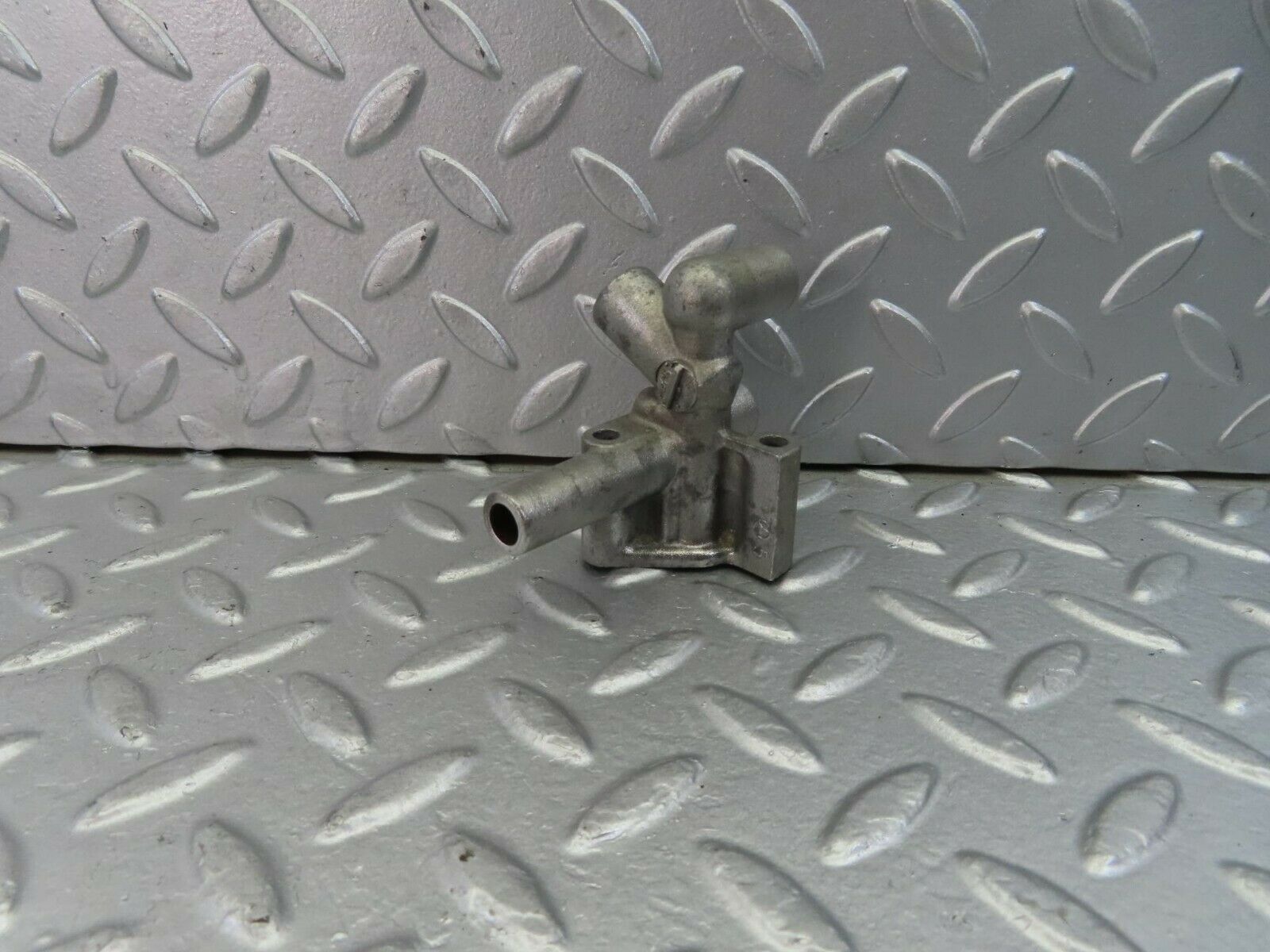 10789 Mercedes-Benz W123 230E Idle Control Valve 1020940512