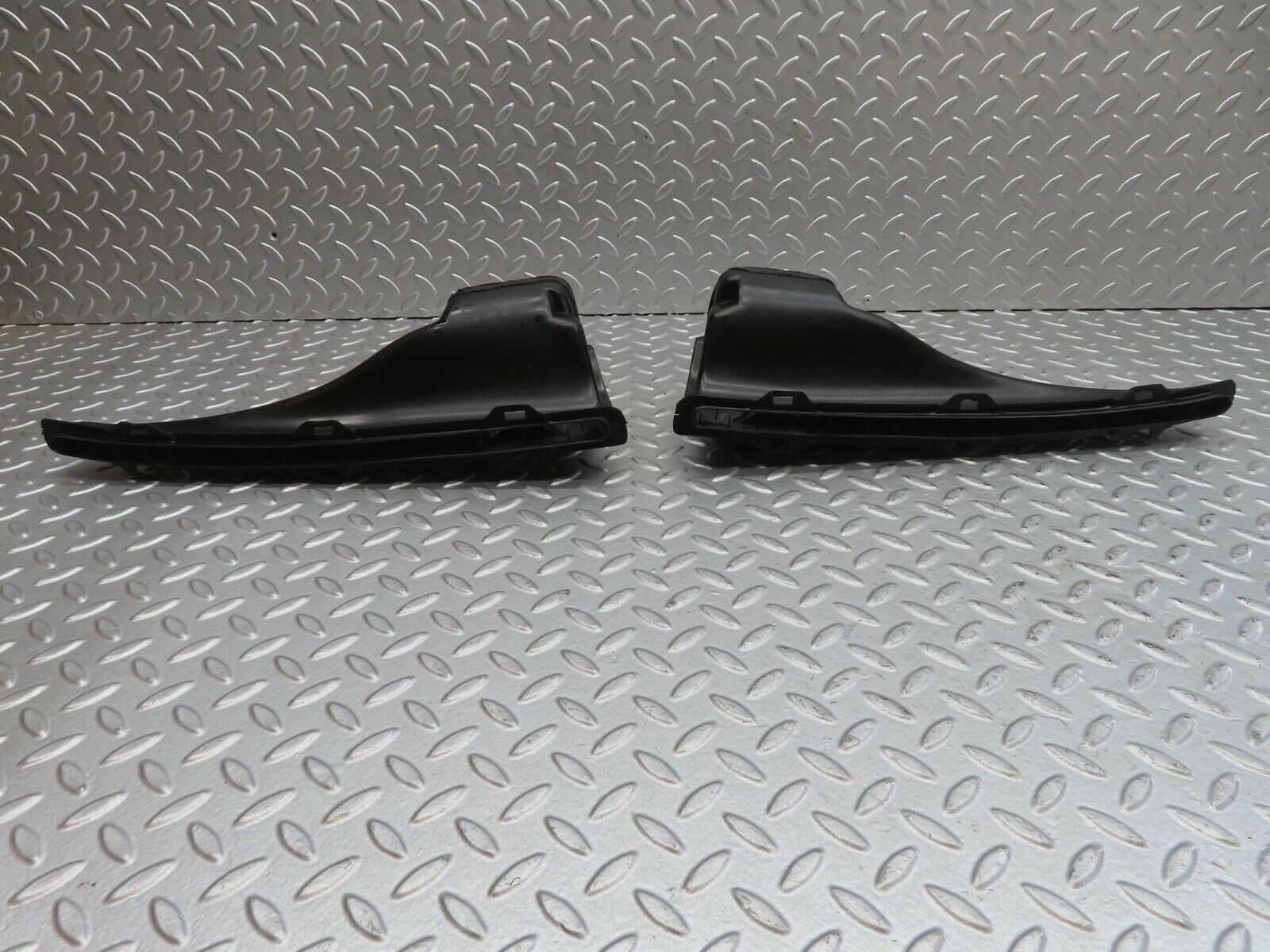 13812 Mercedes-Benz W123 200 Air Duct Vent Left And Right Side 1238300119