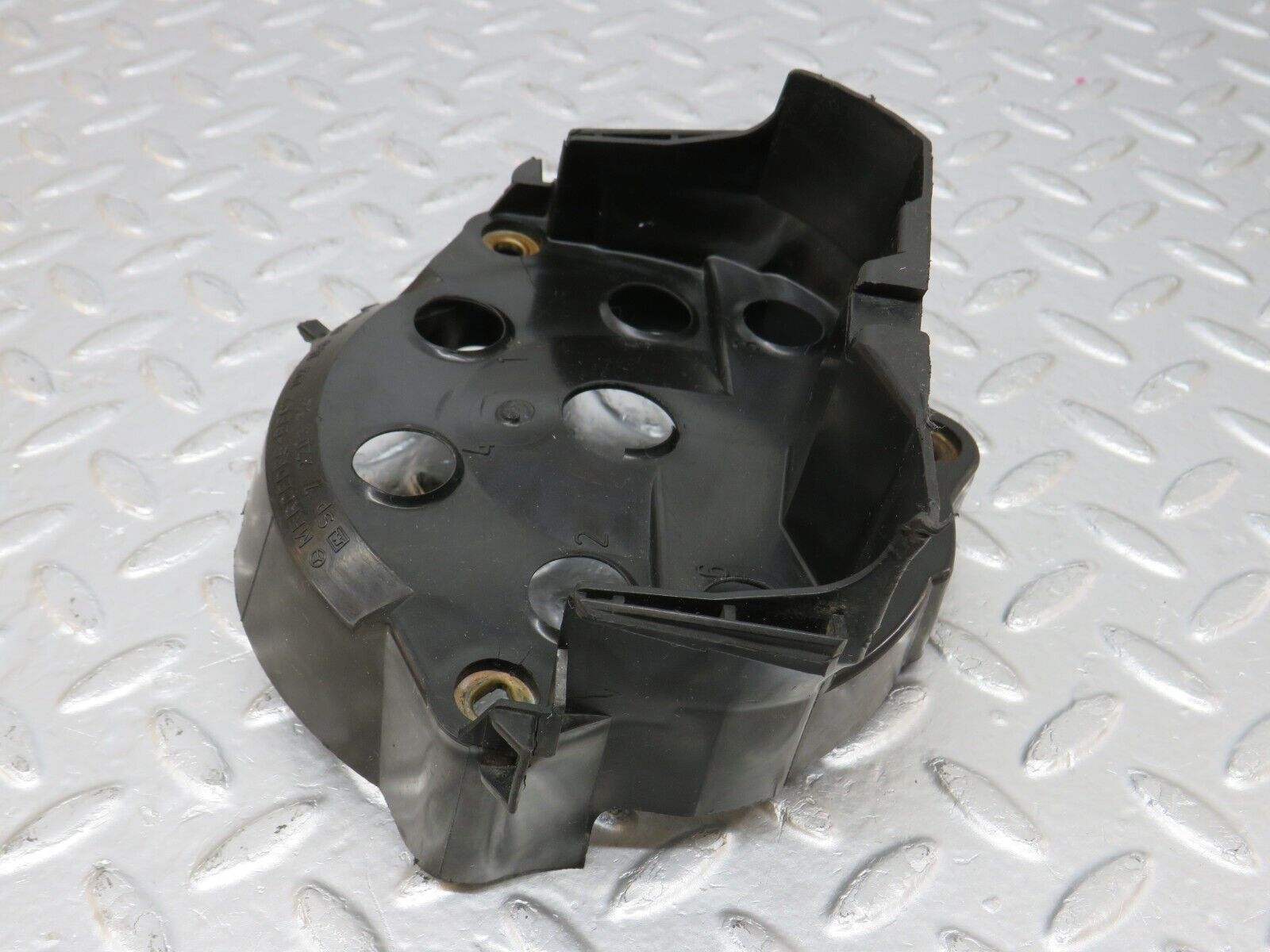 34186 Mercedes-Benz W124 260E Ignition Distributor Suppressor Cover 1031580585