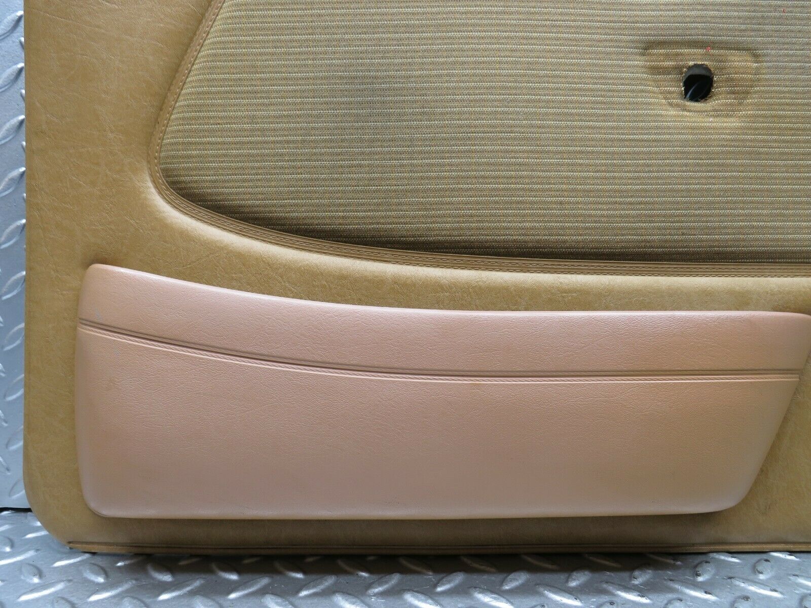21958 Mercedes-Benz S123 280TE Wagon Front Right Door Card Palomino