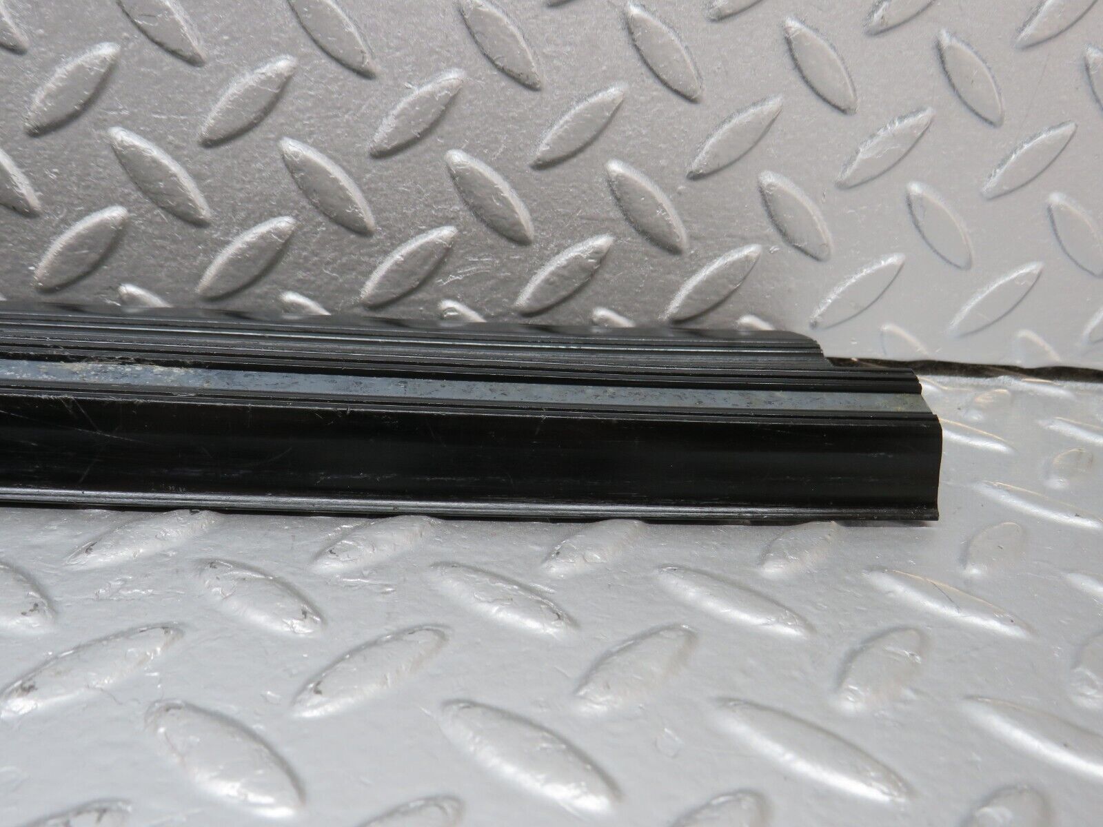 40632 Mercedes-Benz W123 300D Front Left Door Sill Trim Black