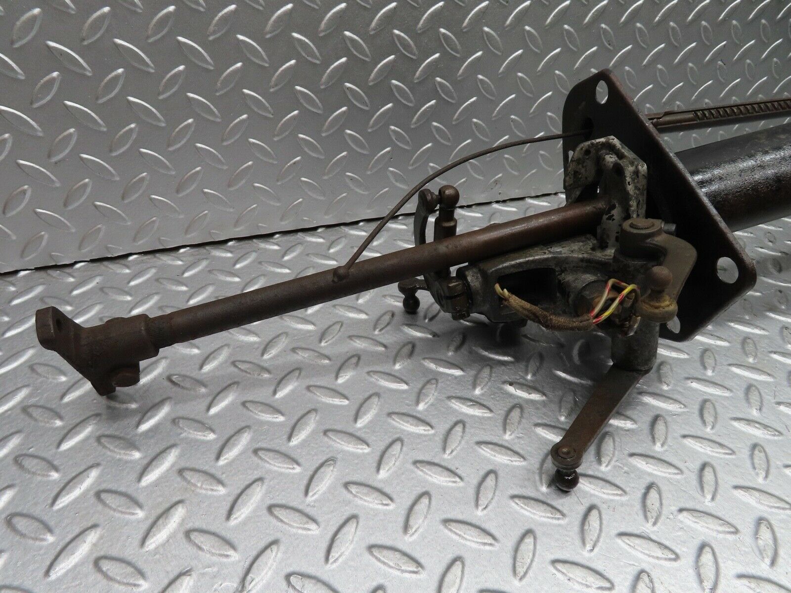 19022 Mercedes-Benz W120 W121 Ponton Steering Column With Steering Wheel