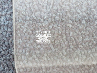 40267 Mercedes-Benz W110 230 Front Right Door Window Glass