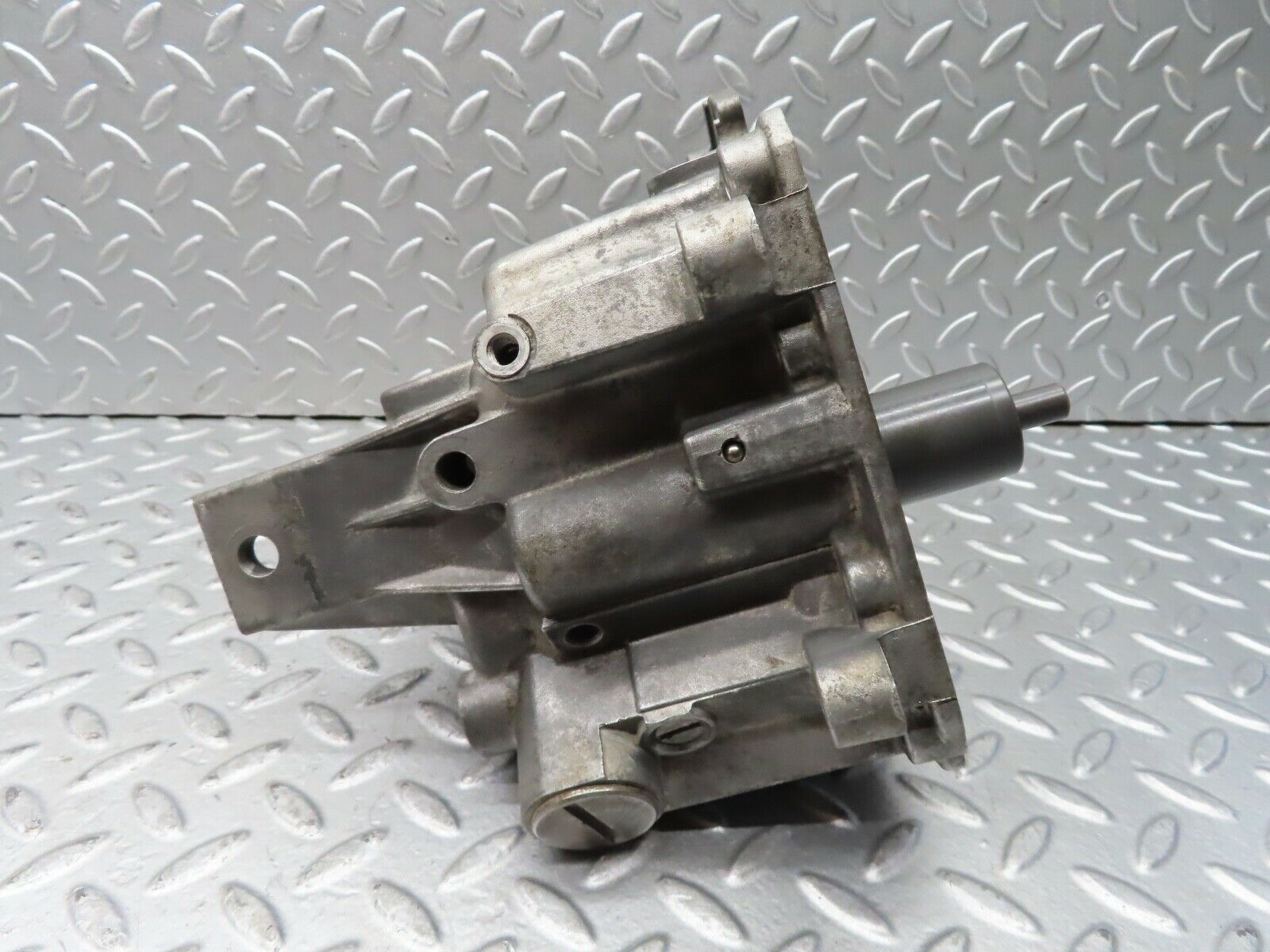 19772 Mercedes-Benz W123 722.122 Automatic Gearbox Rear Housing 1152709311