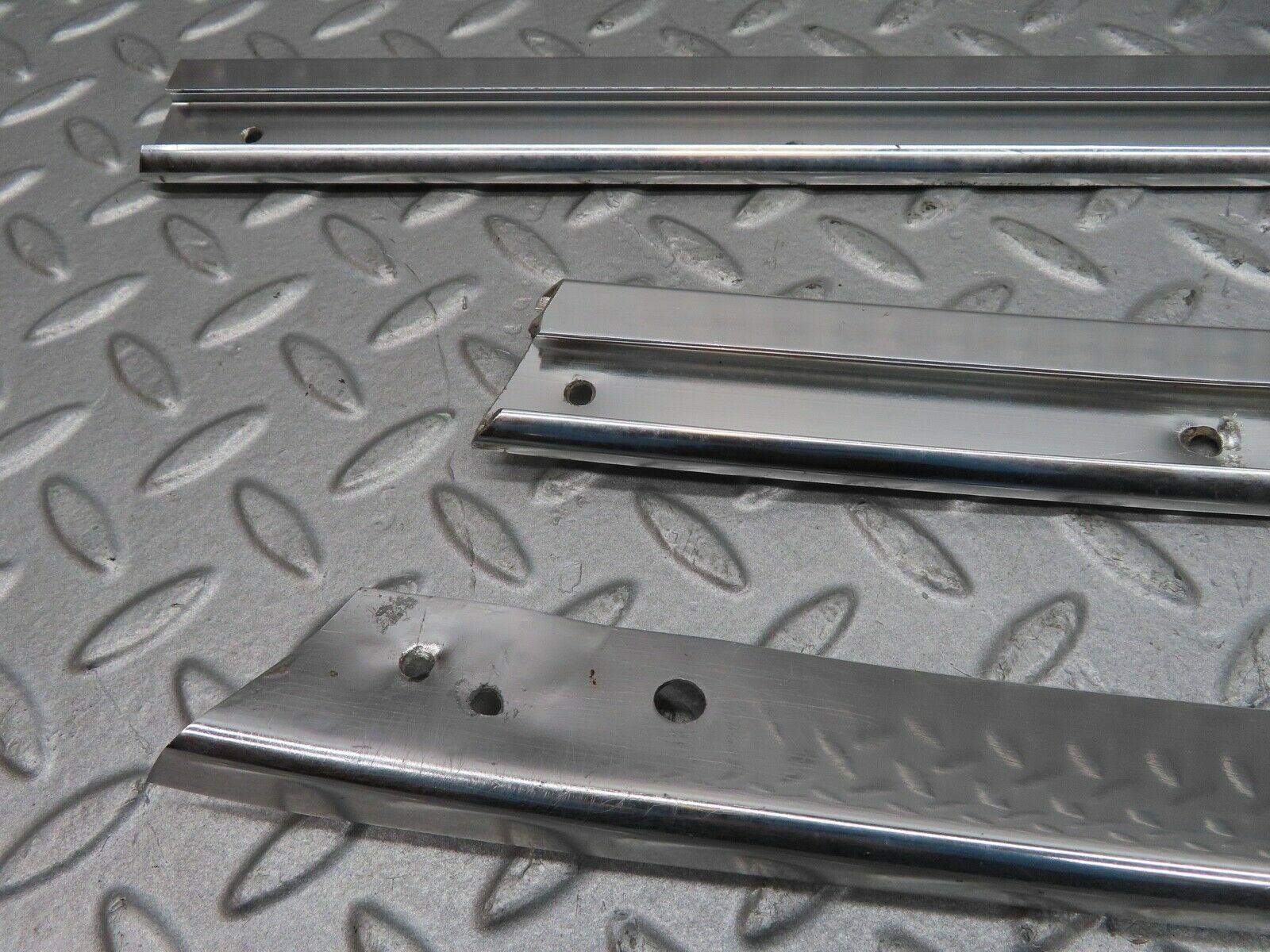 16759 Mercedes-Benz C107 380SLC Roof Chrome Moulding Trim Right Side