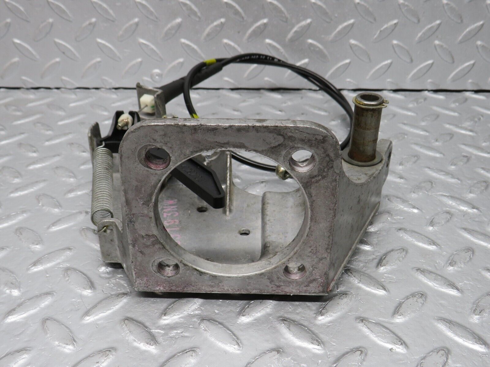 38434 Mercedes-Benz R129 280SL Coupe Brake Pedal Bracket 1402921031 1242901019 1292600651