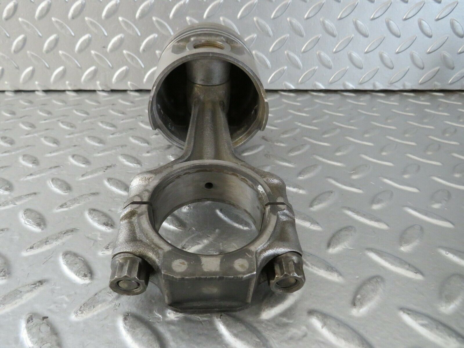 23581 Mercedes-Benz W114 280E Piston With Connecting Rod 86.00 mm