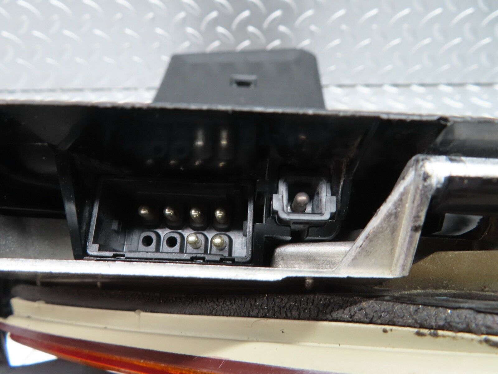 19884 Mercedes-Benz R129 300SL Coupe Tail Light Right Side