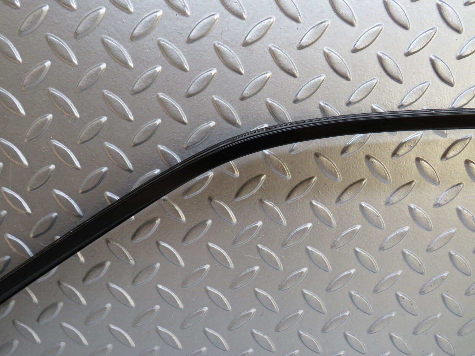 37029 Mercedes-Benz C126 420SEC Coupe Roof Trim Left