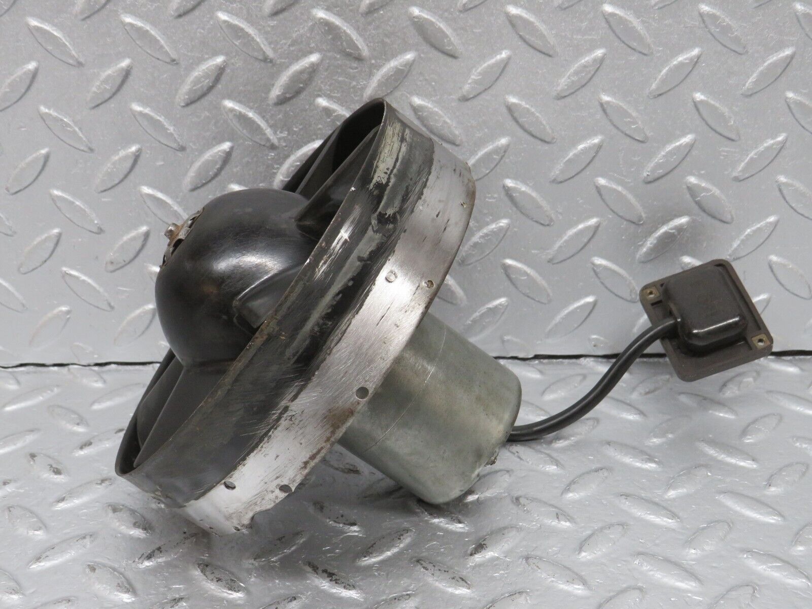 40234 Mercedes-Benz W110 230 Heater Blower Fan Motor Bosch 0130056009