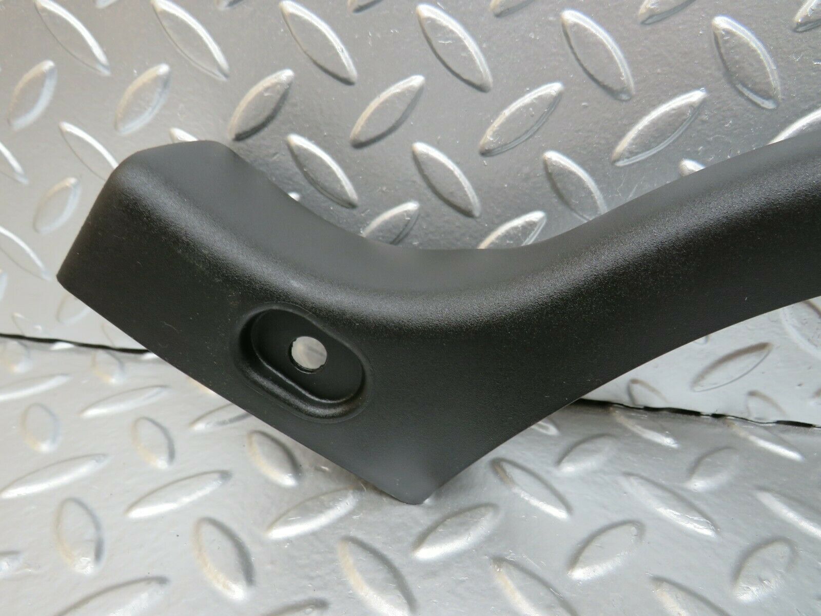 24612 Mercedes-Benz W140 S320 Boot Hinge Plastic Cover Left Side 1408214389