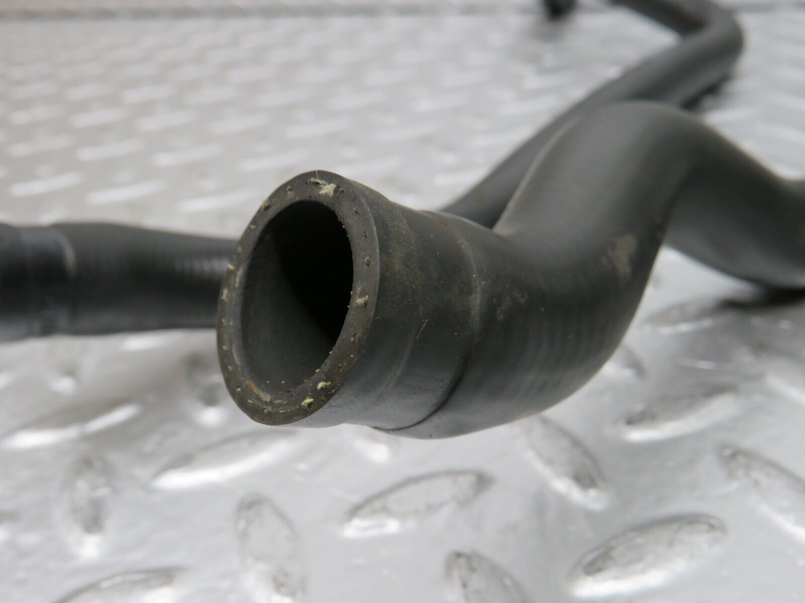 31493 Mercedes-Benz S124 220TE Wagon Radiator Hose Pipe 1248306296