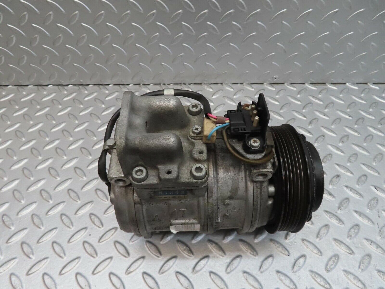 12201 Mercedes-Benz R129 300SL Coupe Air Con Compressor 0002300511