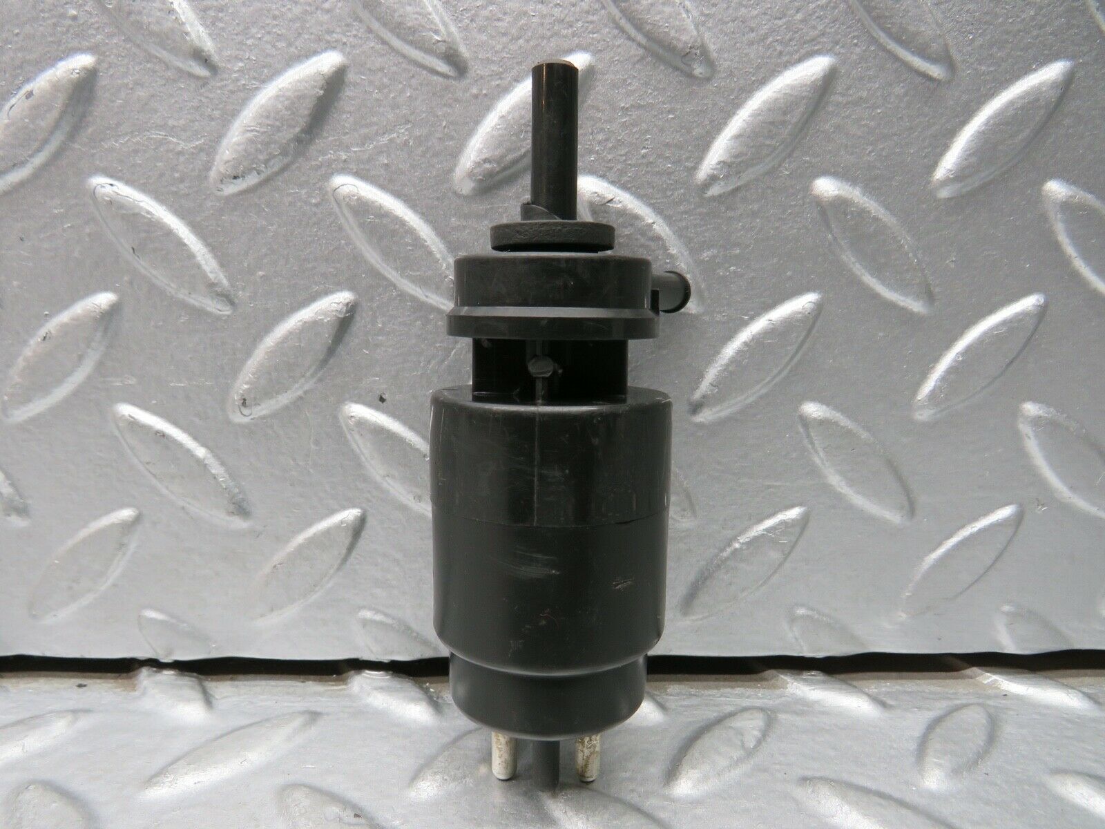21864 Mercedes-Benz W123 Windscreen Washer Pump Bosch 1248690021