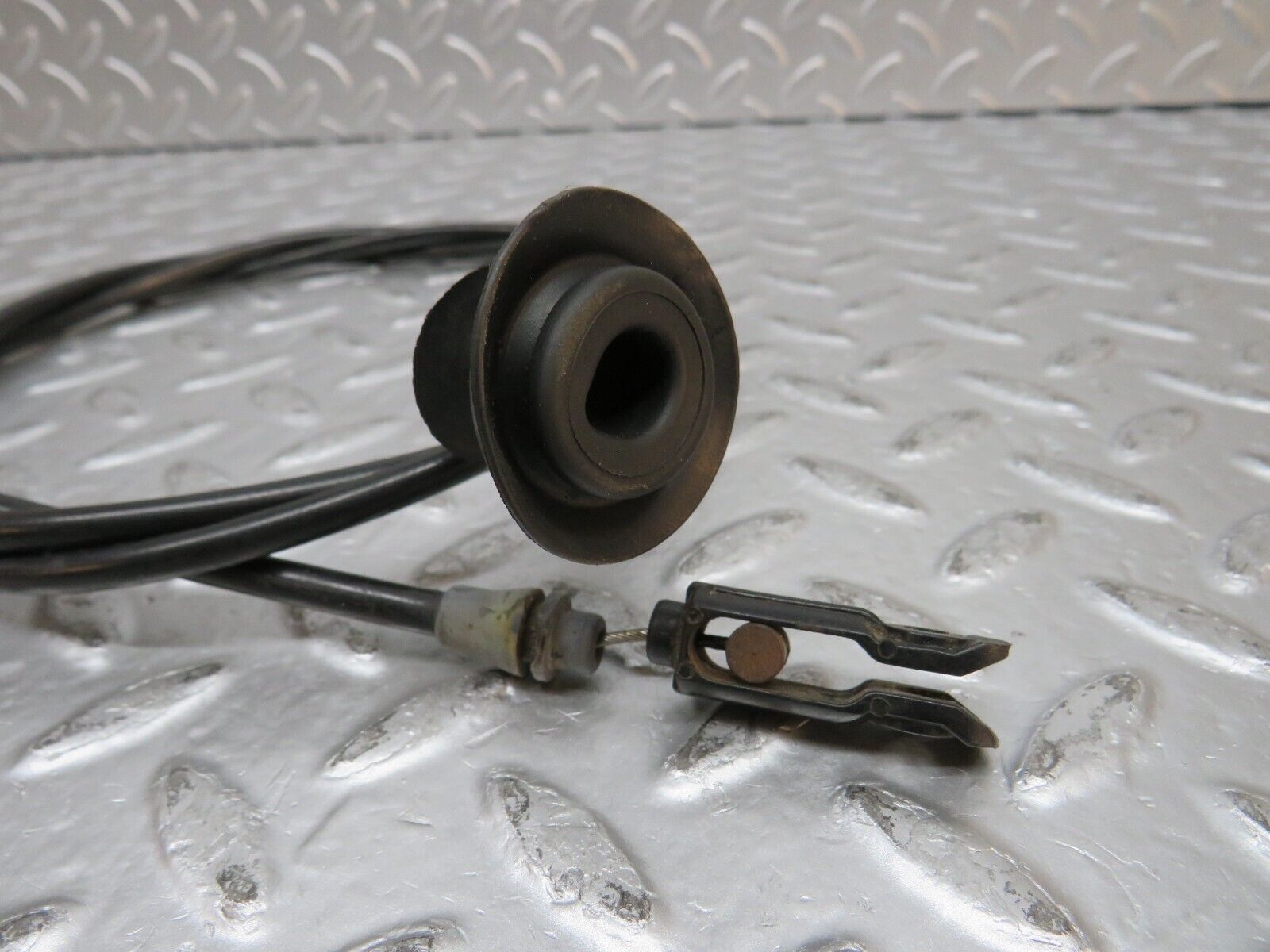31838 Mercedes-Benz W201 190LE 1.8L Bonnet Release Cable