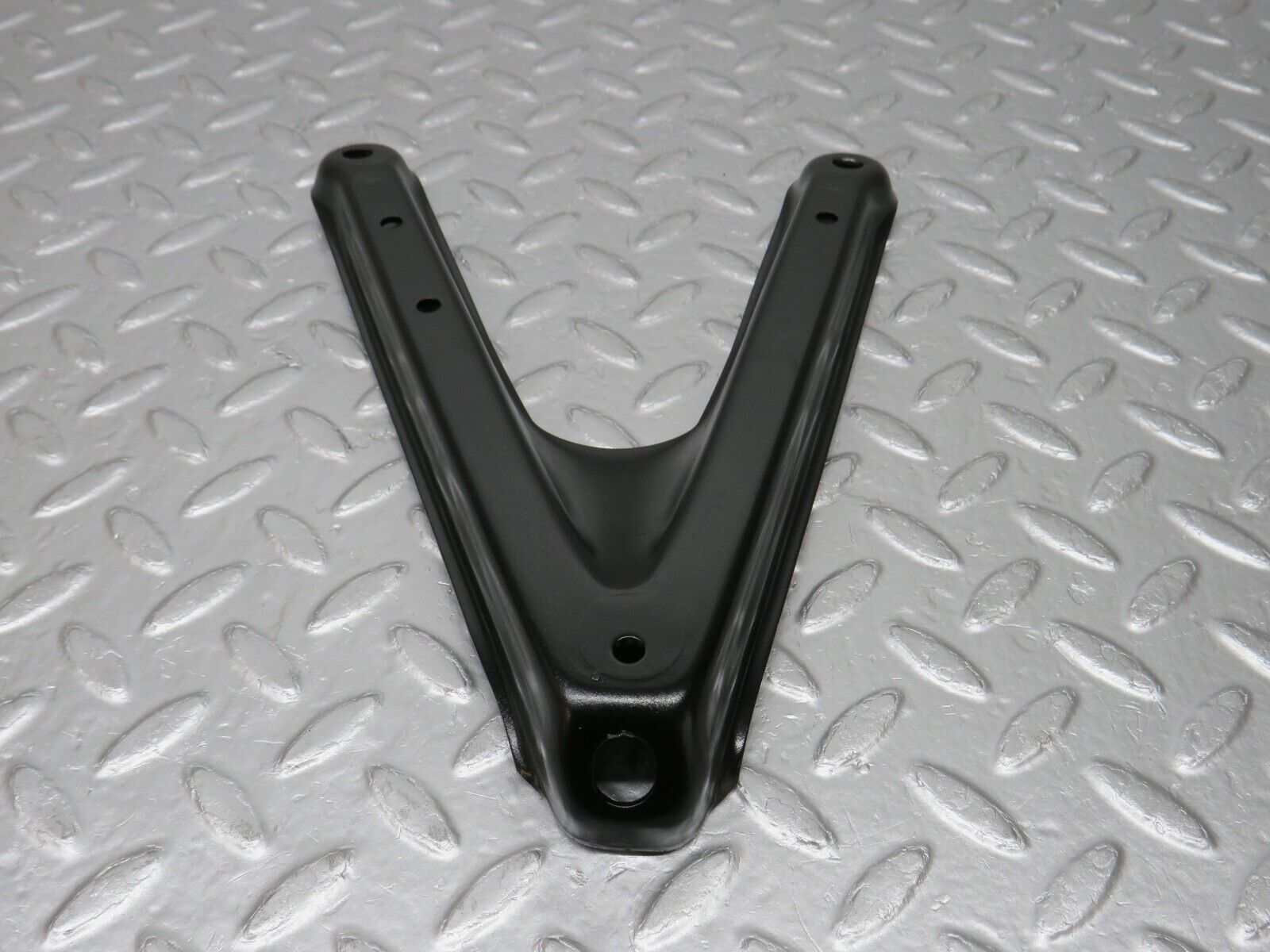 33530 Mercedes-Benz W202 C180 Air Intake Manifold Bracket