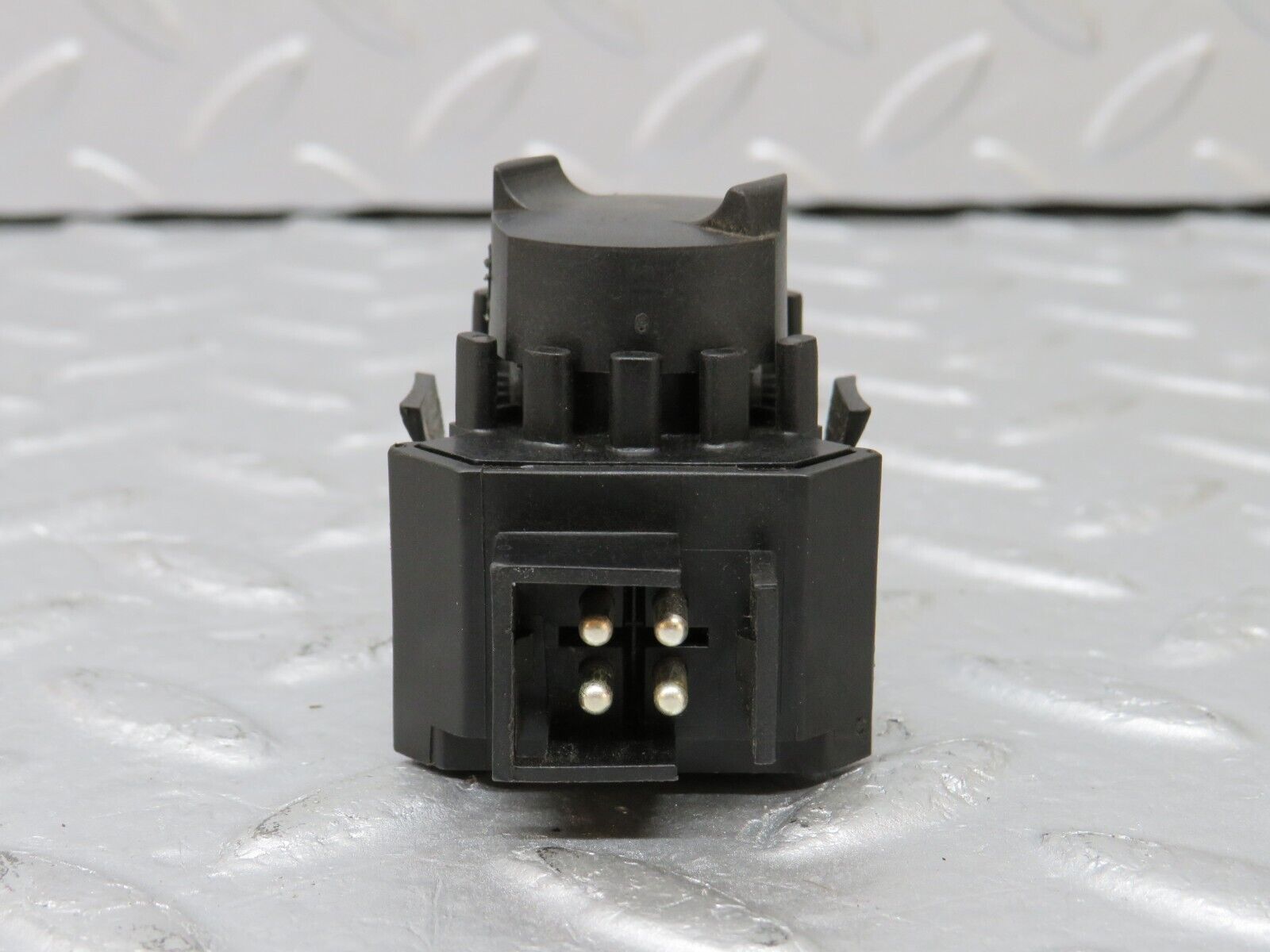 36695 Mercedes-Benz W201 190E 2.0L Kick Down Switch 0025452214