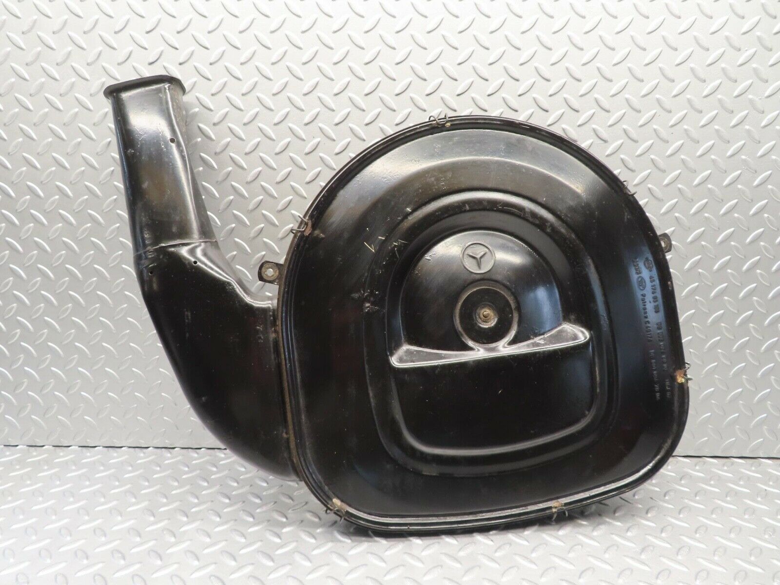 11822 Mercedes-Benz R107 450SL Air Filter Housing 4517485106