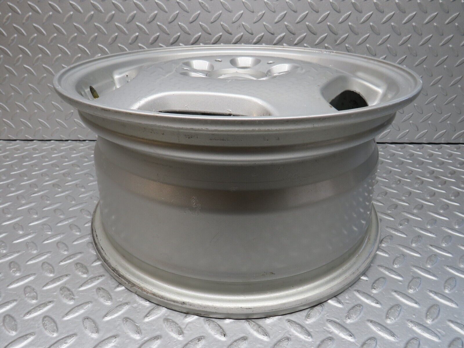 38190 Mercedes-Benz A124 Alloy Wheel 7Jx15H2 ET37 KBA44301