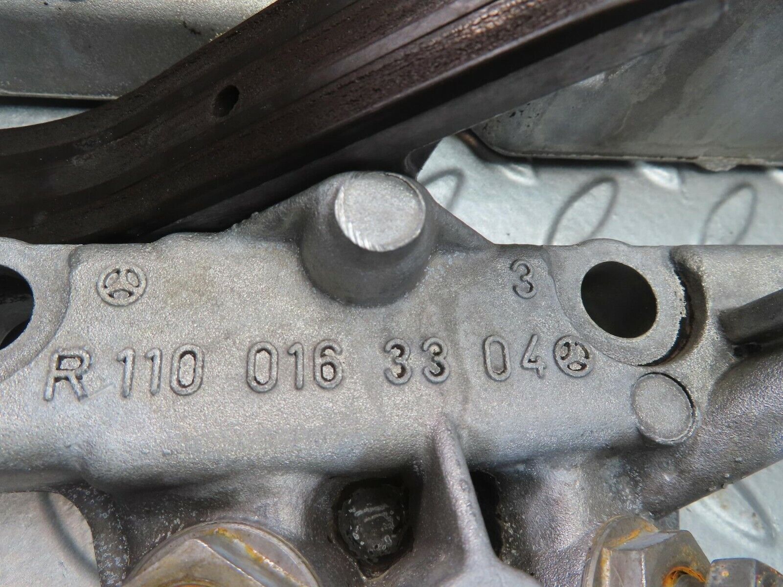 10188 Mercedes-Benz C123 280CE Coupe Camshaft Bearing Casing 1100163304