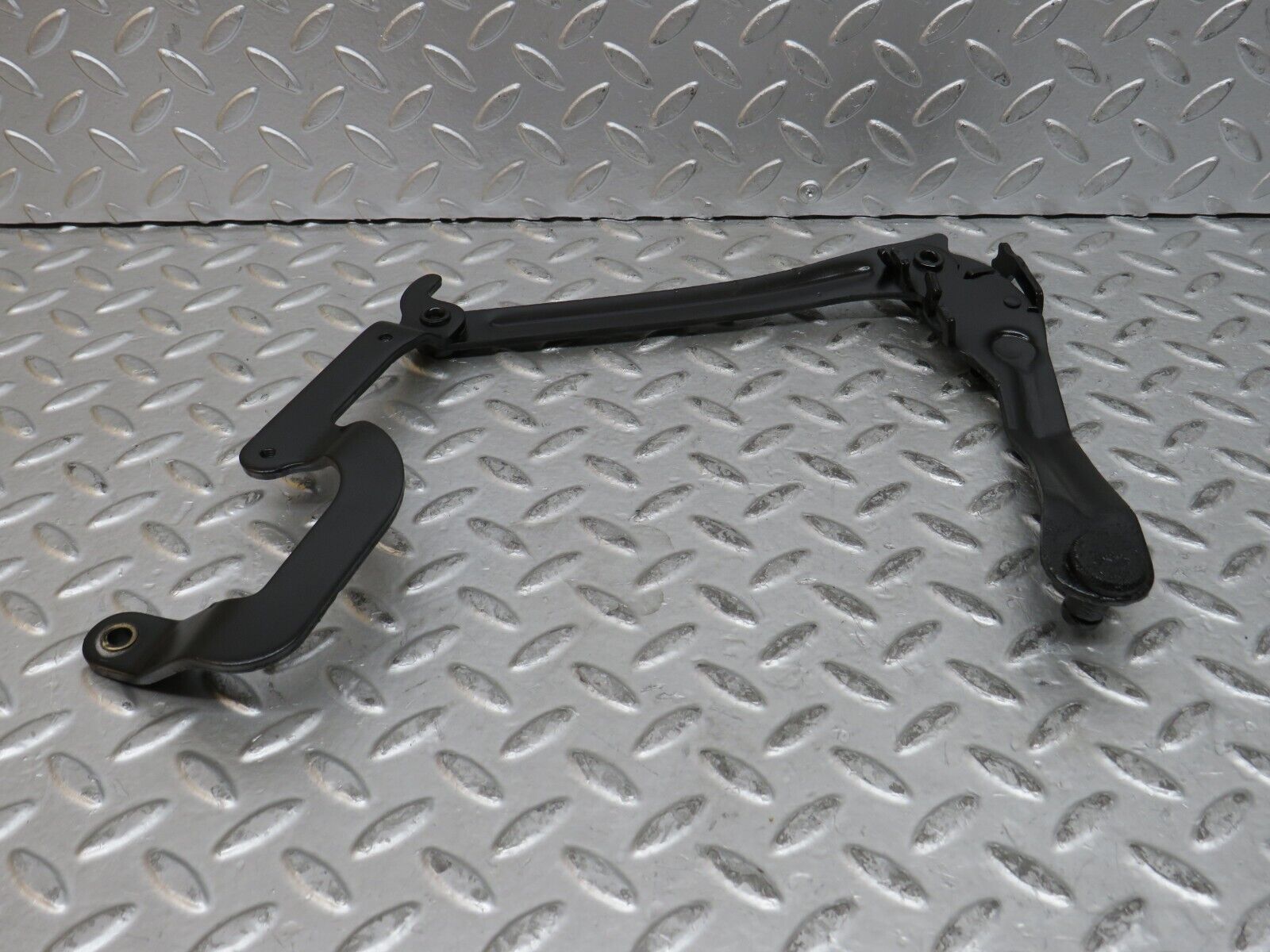 28450 Mercedes-Benz S123 240D Wagon Bonnet Hinge Right Side