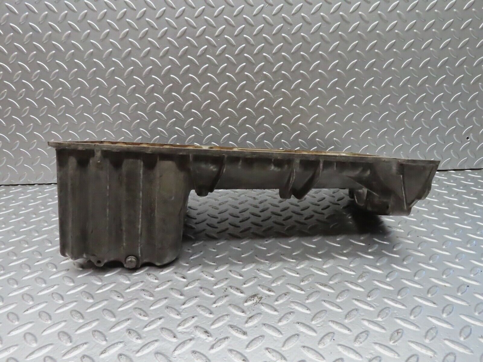 21368 Mercedes-Benz W123 230E Oil Pan Oil Sump 1020141702