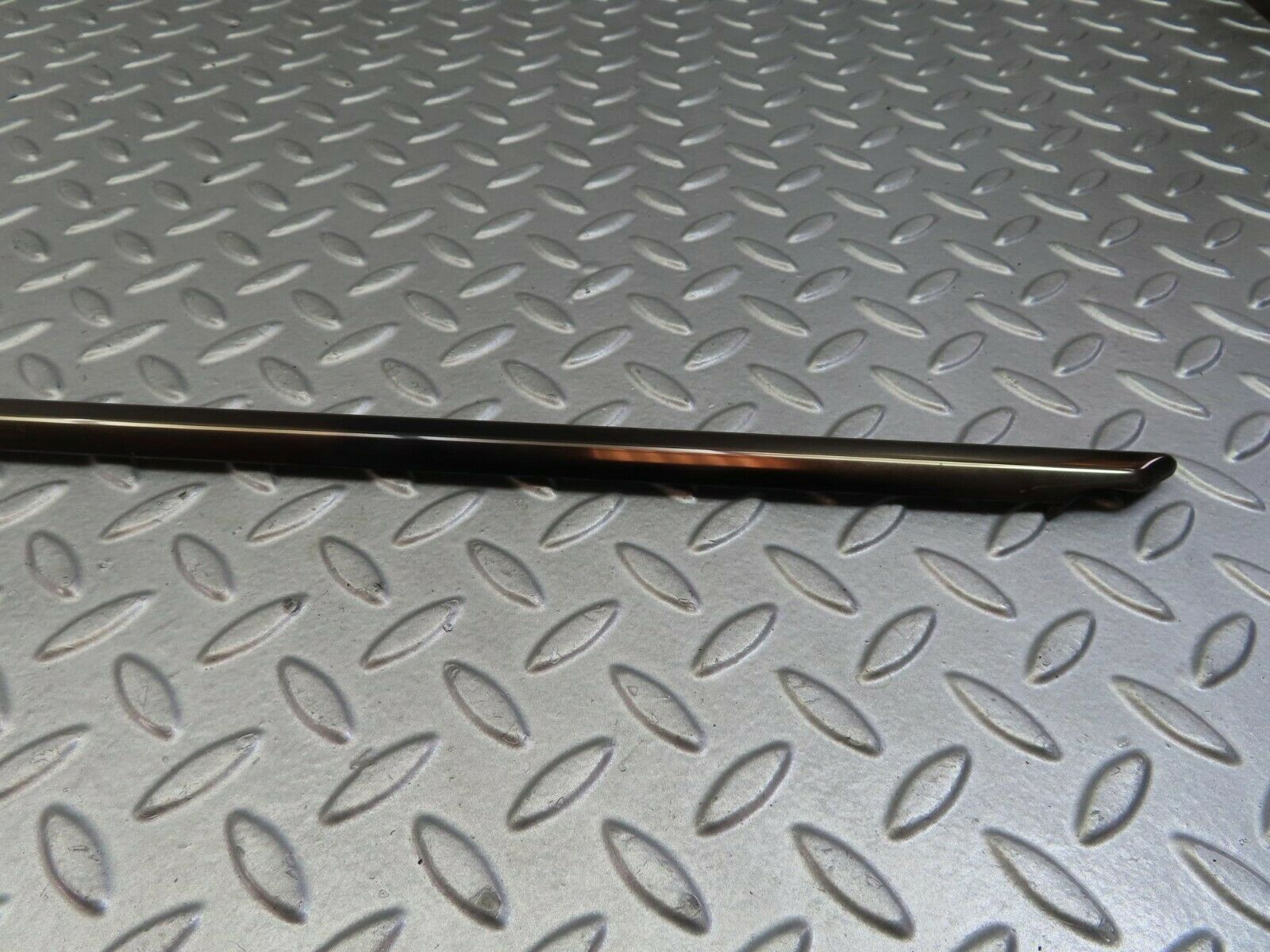 9542 Mercedes-Benz C124 300CE Coupe Front Left Door Chrome Trim