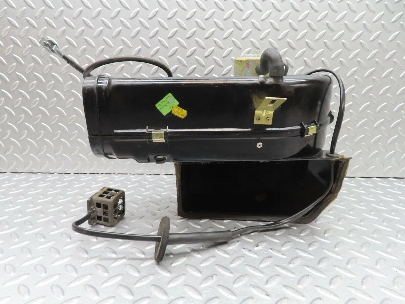 14368 Mercedes-Benz W116 350SE Heater Blower Motor With Housing 0130107012