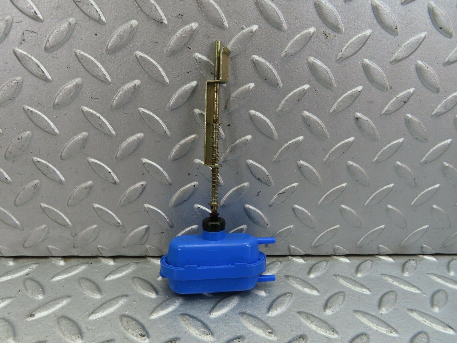9586 Mercedes-Benz C123 280CE Coupe Door Lock Vacuum Actuator