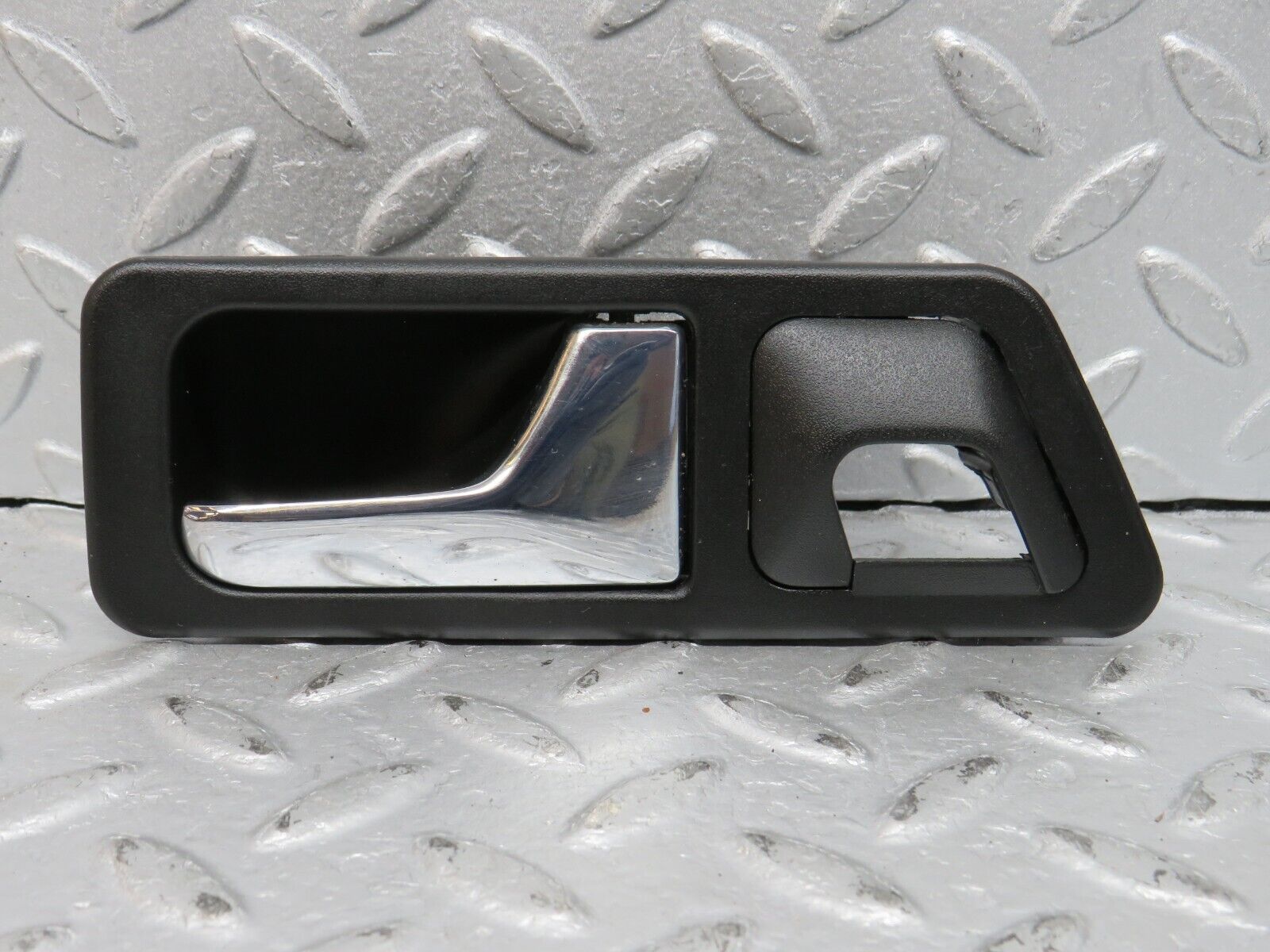 38723 Mercedes-Benz W201 190E 2.6L Rear Right Interior Door Handle 2017660264