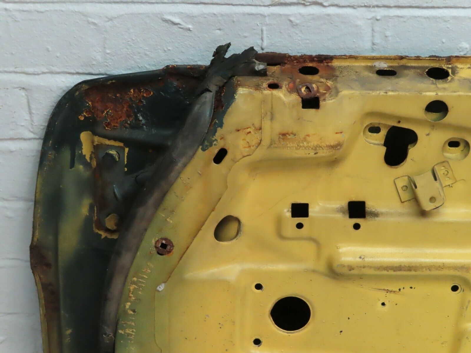 4772 Mercedes-Benz W114 280CE Coupe Right Door