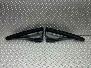 W123 air duct vent pair used OEM