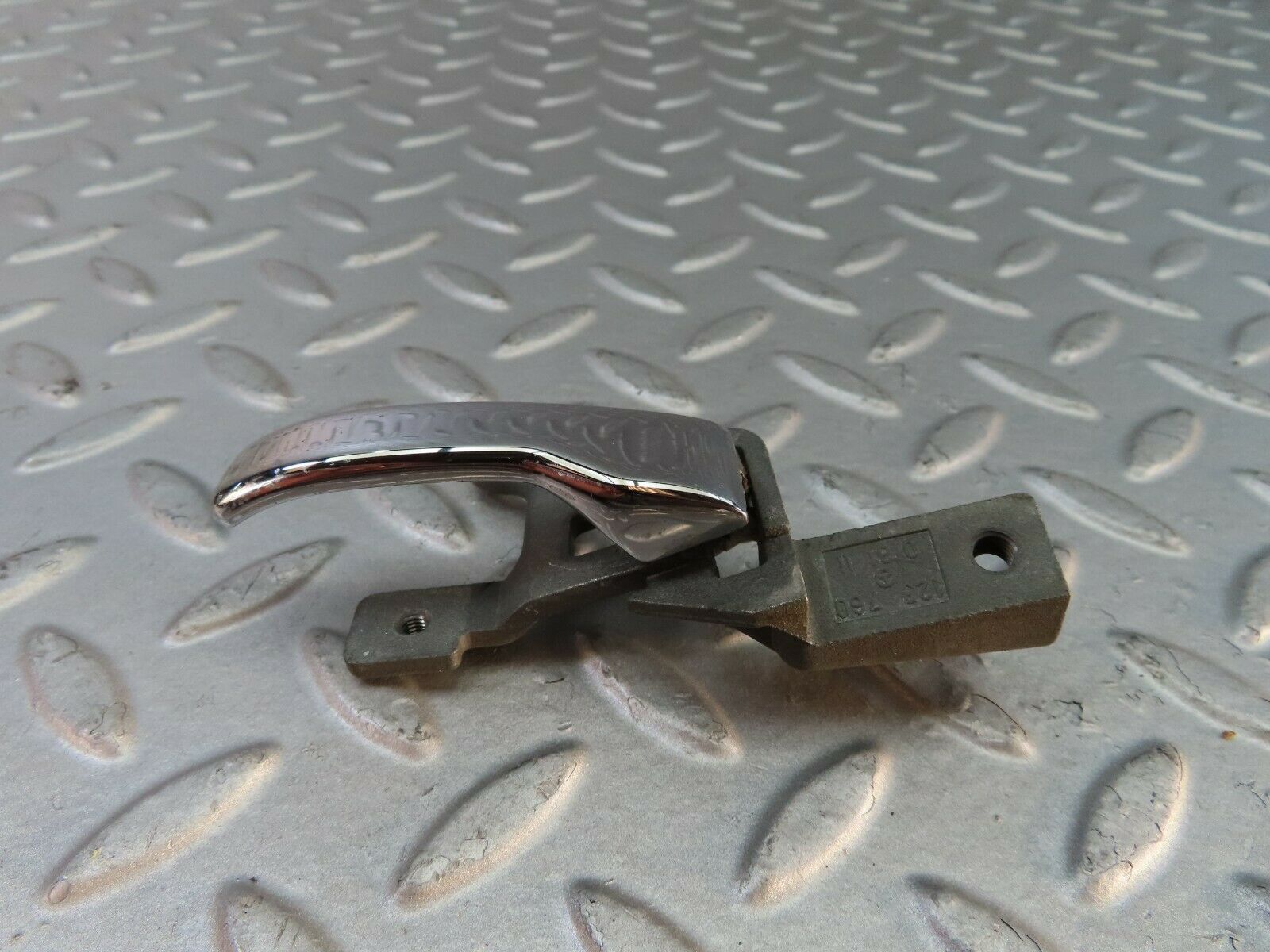 7586 Mercedes-Benz S123 230TE Wagon Left Interior Door Handle 1237600161