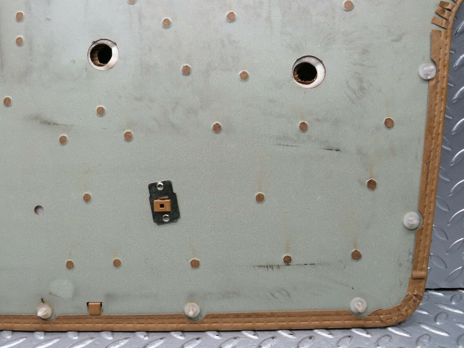 21960 Mercedes-Benz S123 280TE Wagon Front Left Door Card Palomino