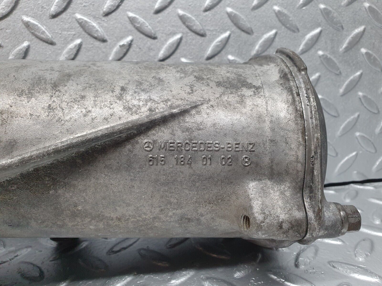 40861 Mercedes-Benz W123 300D Oil Filter Housing 6151840102 6171840125