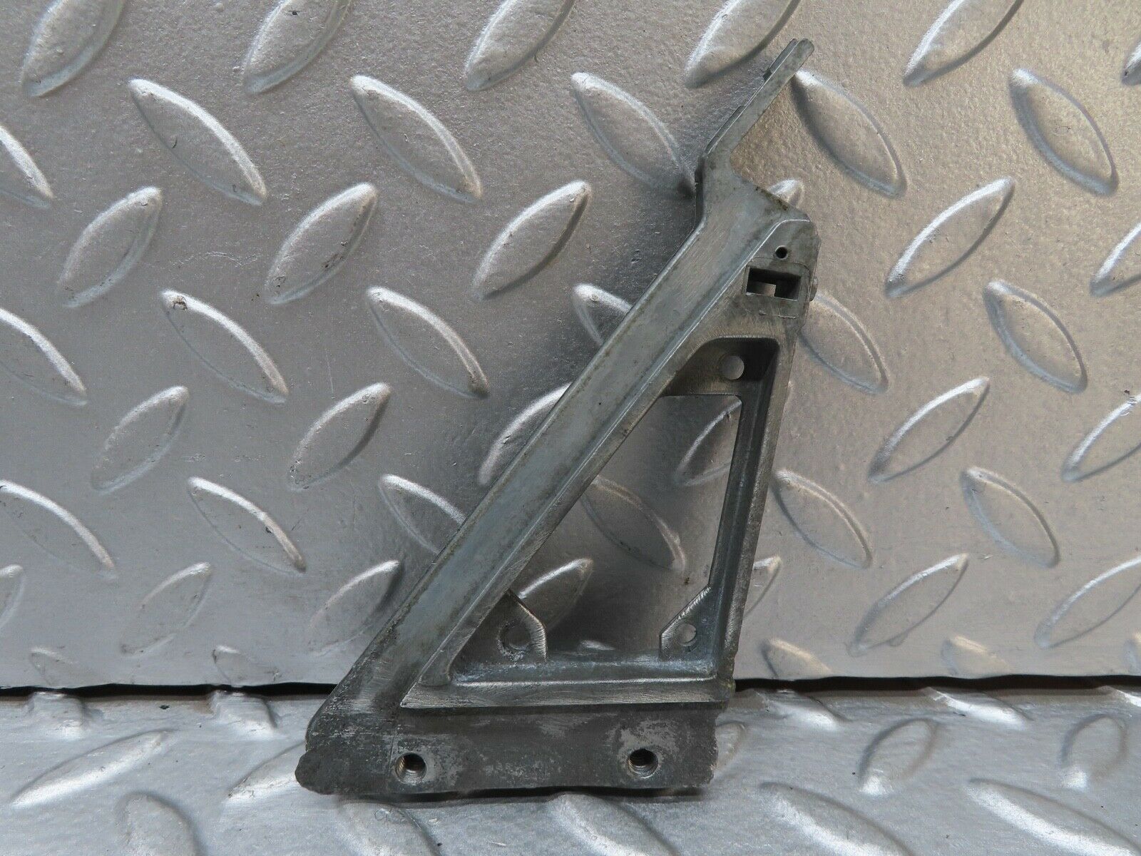 17556 Mercedes-Benz W116 450SEL Wing Mirror Bracket 1167250041