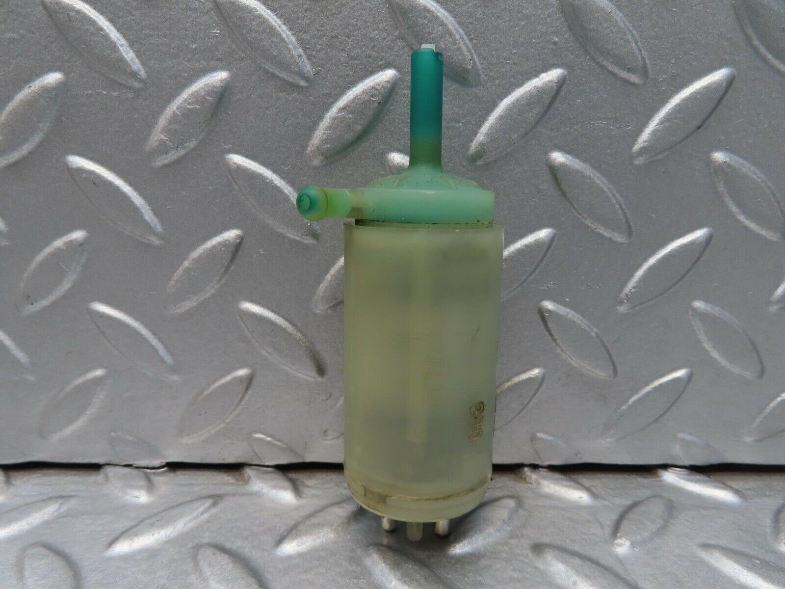 16098 Mercedes-Benz W123 280E Windscreen  Washer Pump