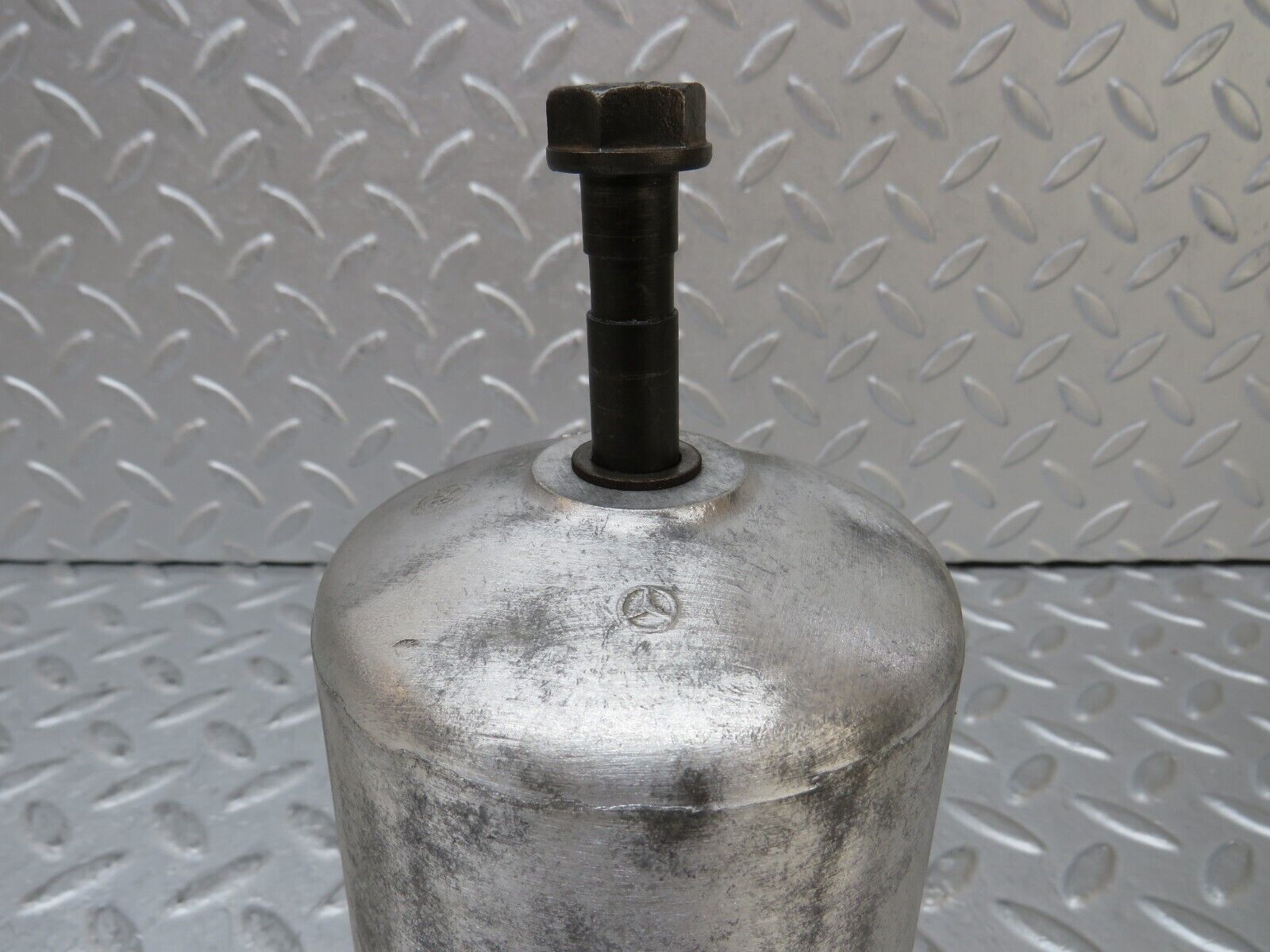 35537 Mercedes-Benz R107 280SL Oil Filter Housing