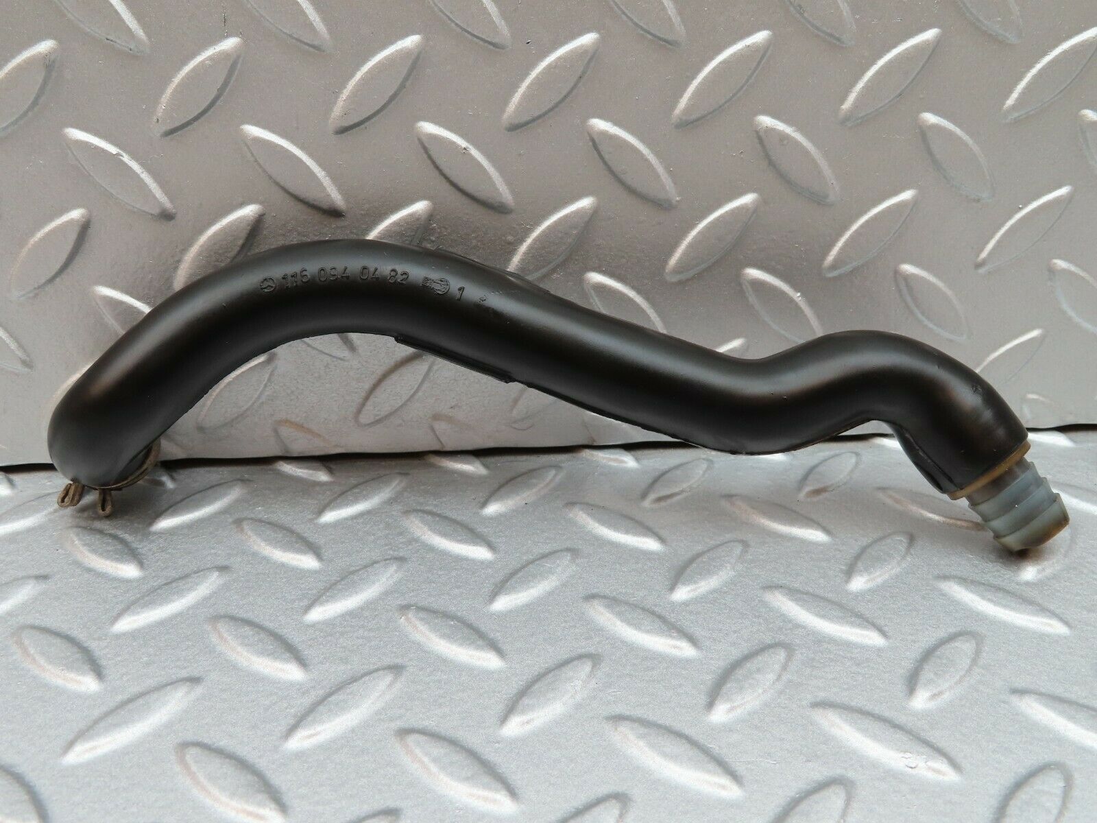 5046 Mercedes-Benz R107 350SL Coupe Air Intake Breather Hose 1160940482