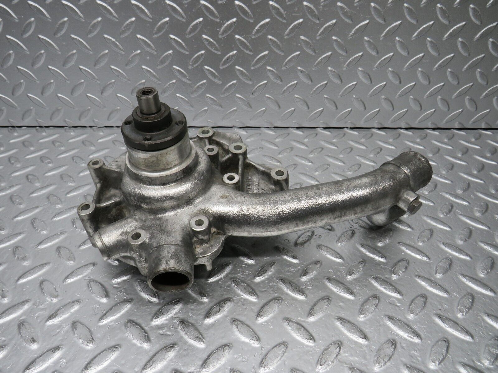 30769 Mercedes-Benz W201 190E 2.0L Water Pump 1022011001 1022010507