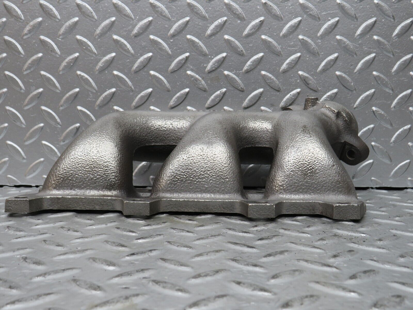 27680 Mercedes-Benz S124 300TE Wagon Exhaust Manifold Cylinder 4-6 6061420802