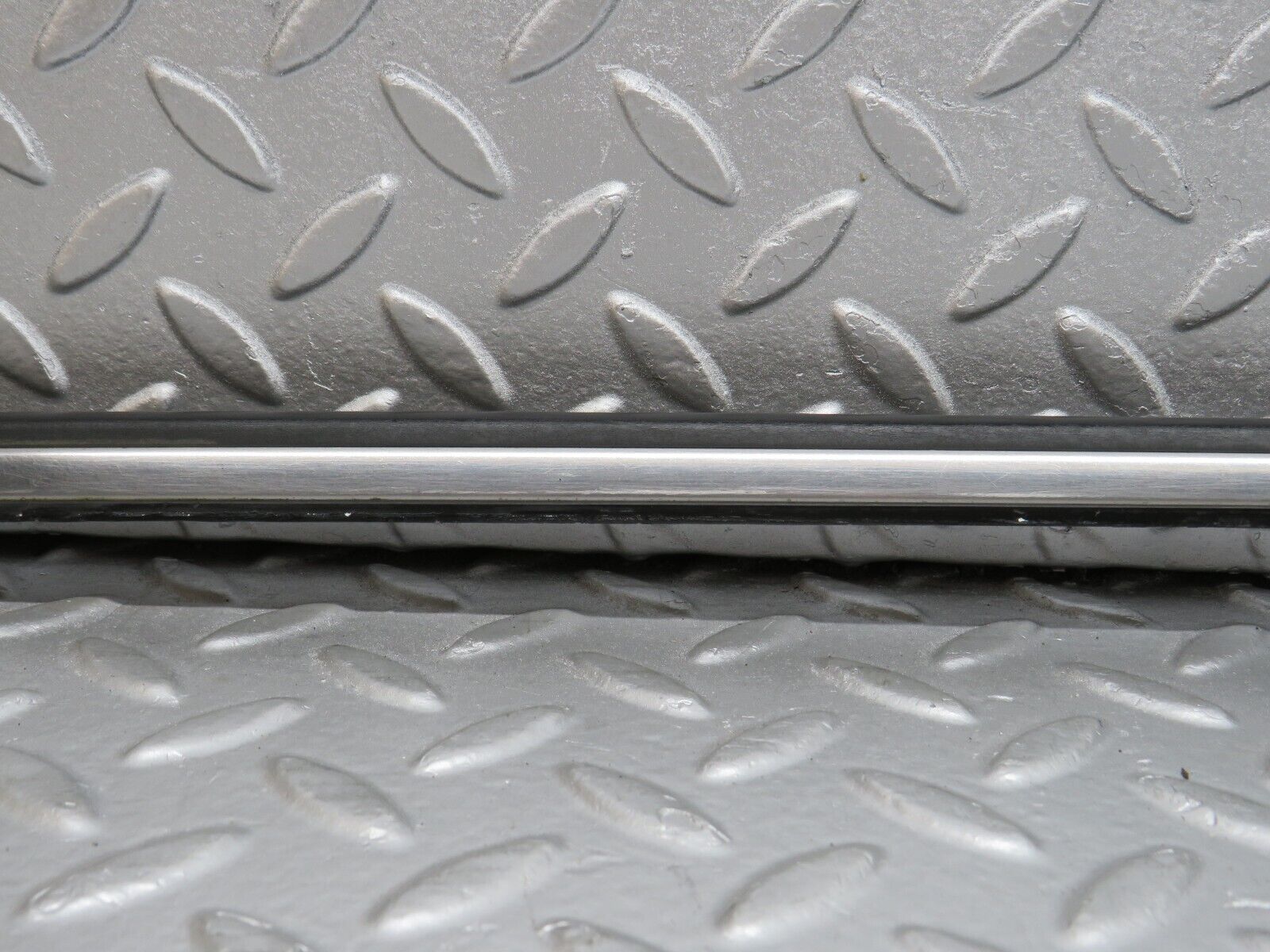 40637 Mercedes-Benz W123 300D Trunk Boot Lid Chrome Moulding Trim