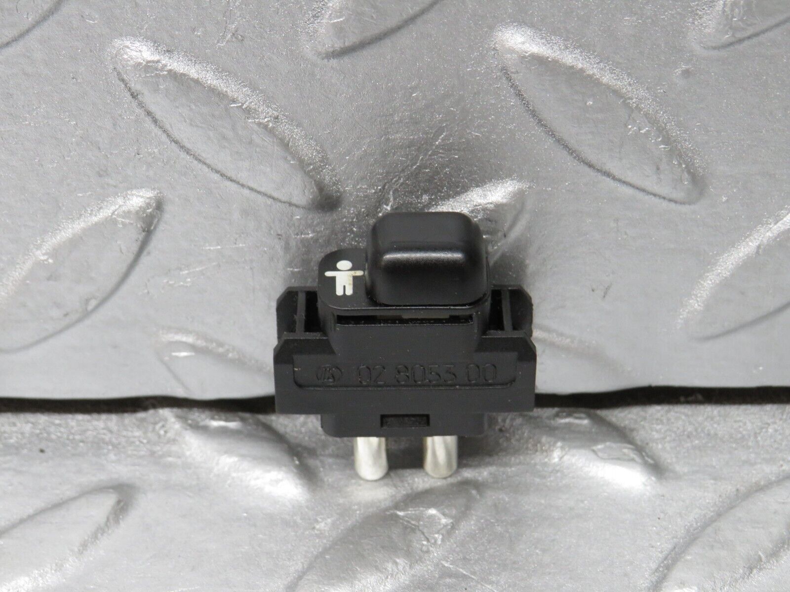 38140 Mercedes-Benz A124 320E Cabriolet Child Lock Control Switch 1248204910