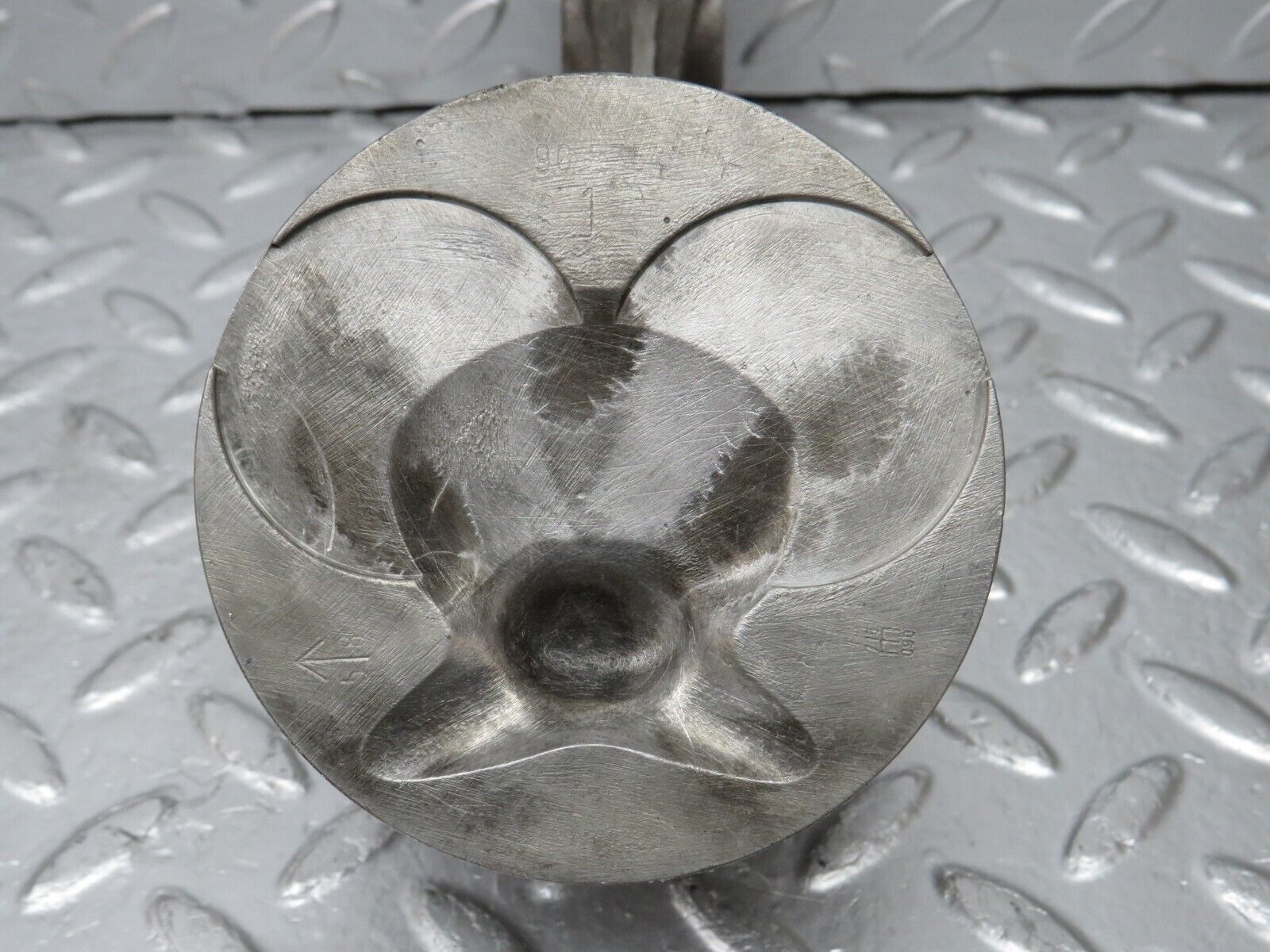 32933 Mercedes-Benz W123 300D Piston With Connecting Rod 90.875 mm 61502