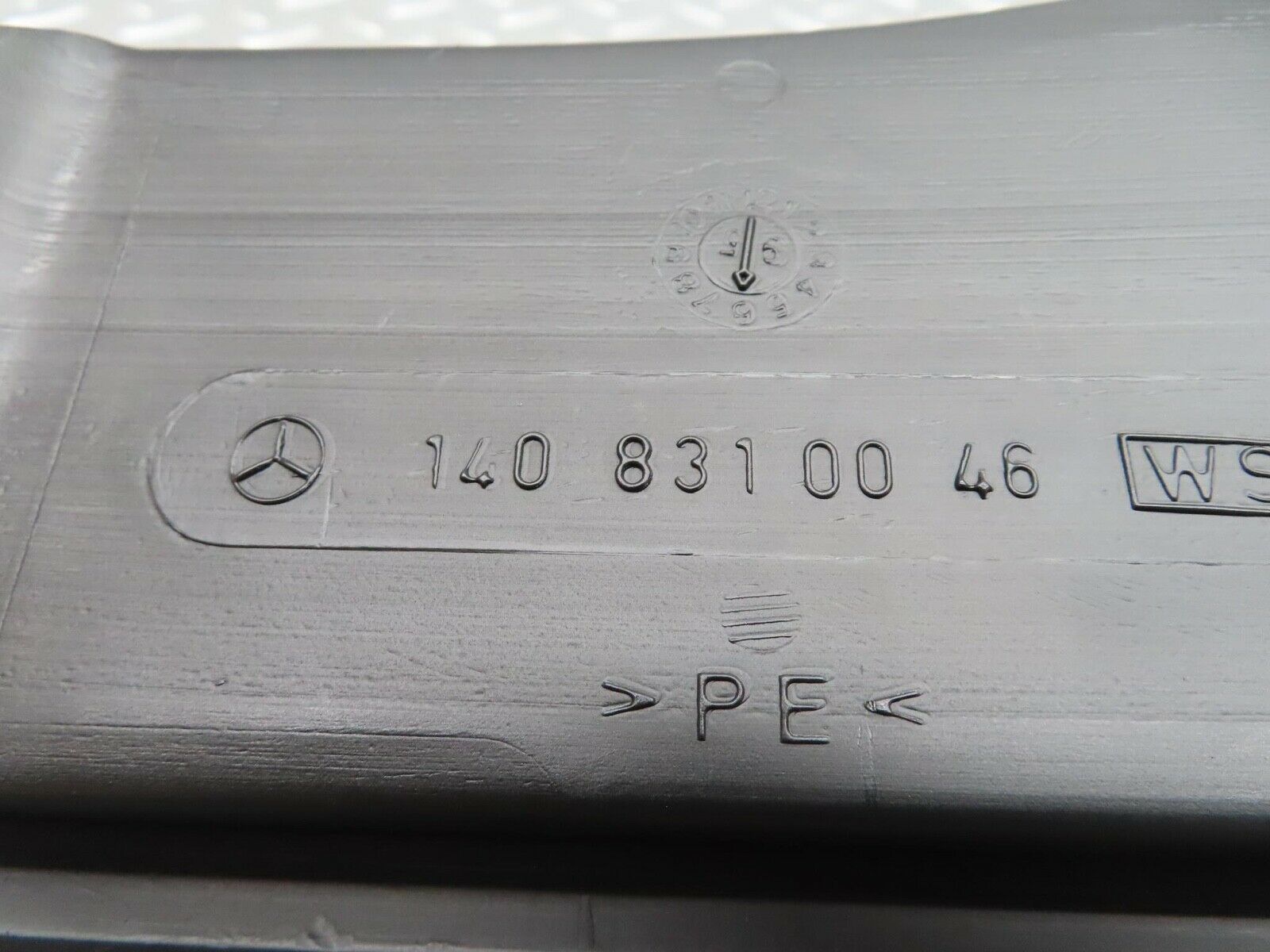 14980 Mercedes-Benz W140 S320 Air Duct Left Right Side 1408310046