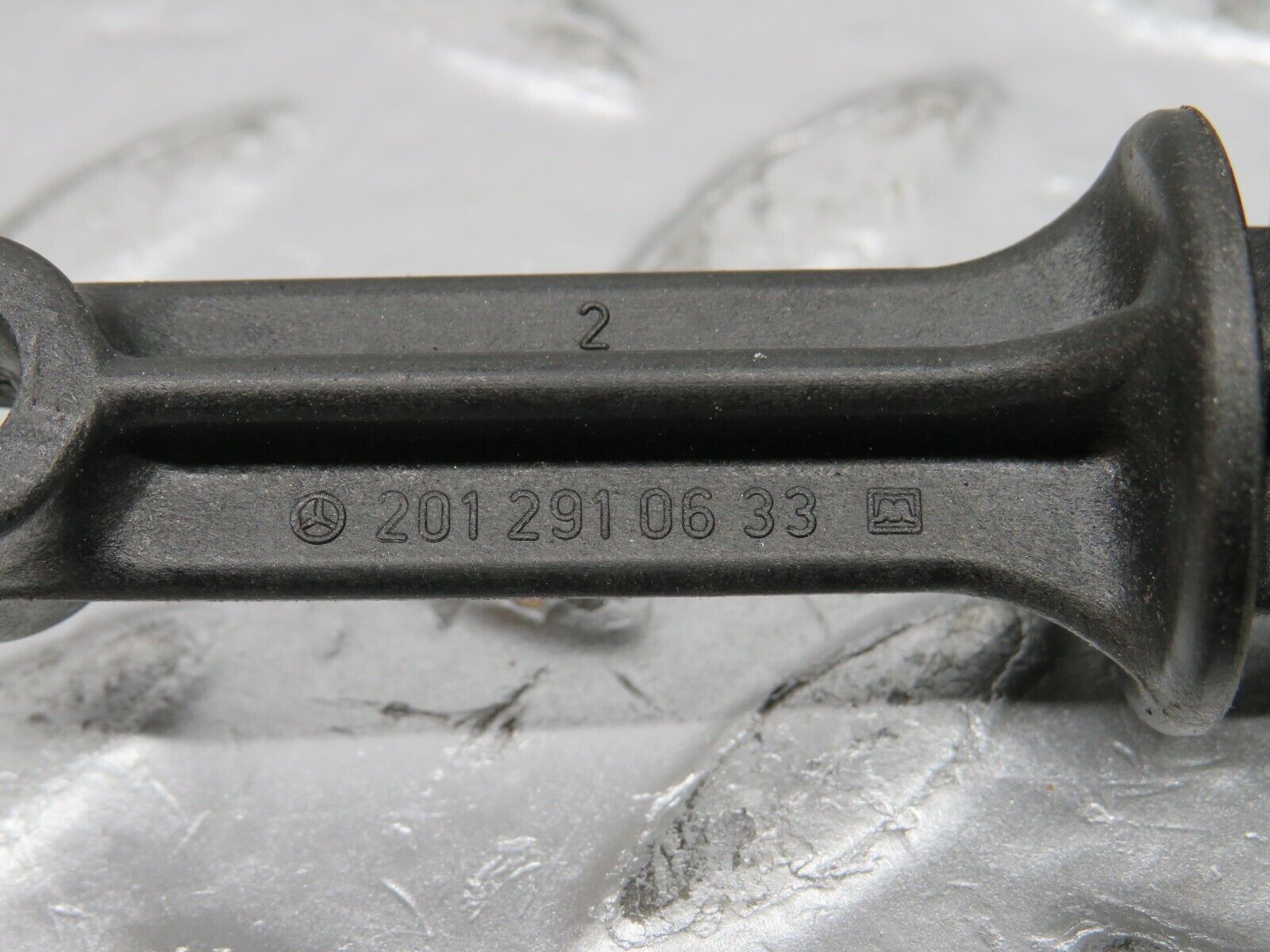 31486 Mercedes-Benz S124 220TE Wagon Clutch Pedal Pushrod 2012910633
