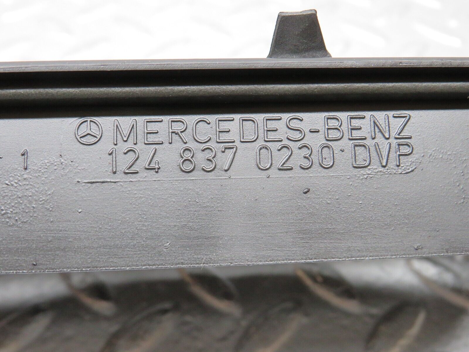30374 Mercedes-Benz W124 230E Rear Air Intake Vent Left 1248370230
