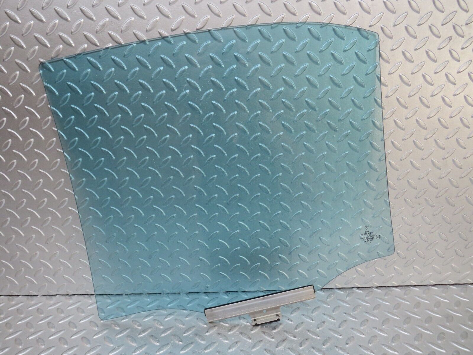 34974 Mercedes-Benz W210 320E Rear Right Door Window Glass