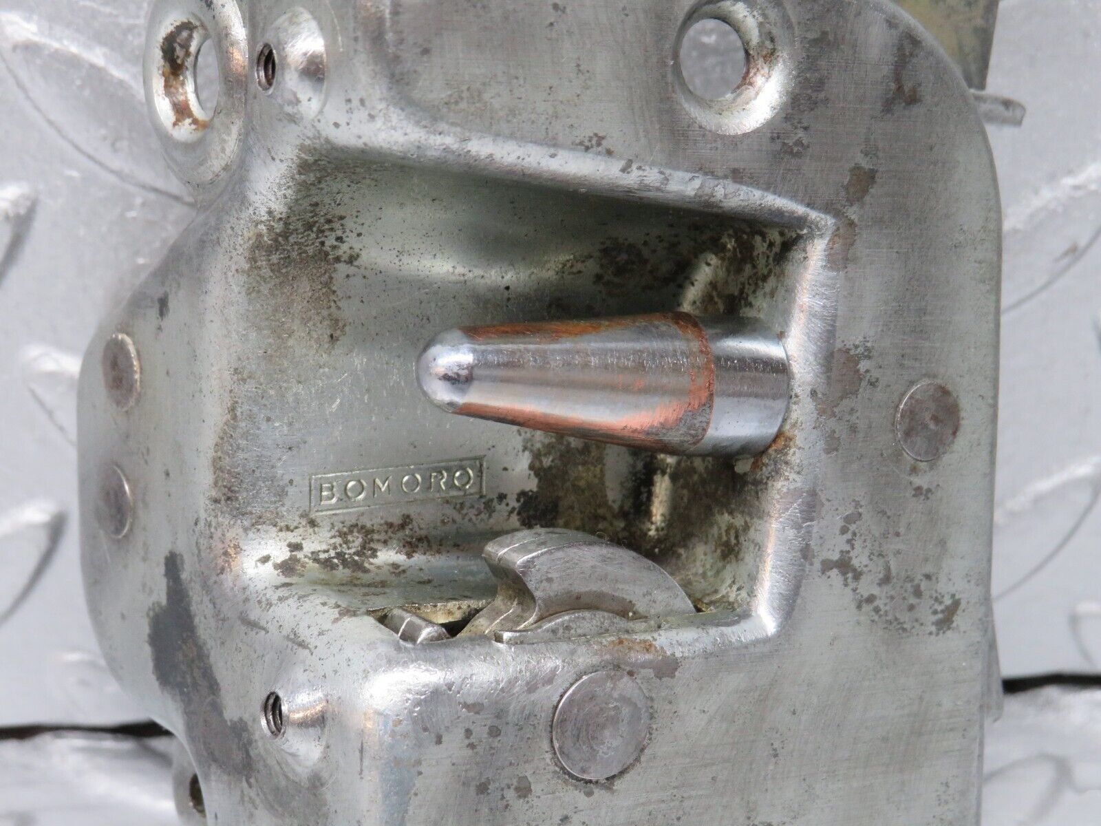 39093 Mercedes-Benz R107 500SL Coupe Right Door Lock Mechanism