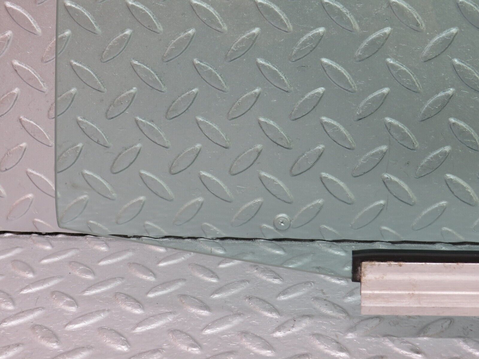 36565 Mercedes-Benz W201 190E 2.0L Rear Left Door Window Glass